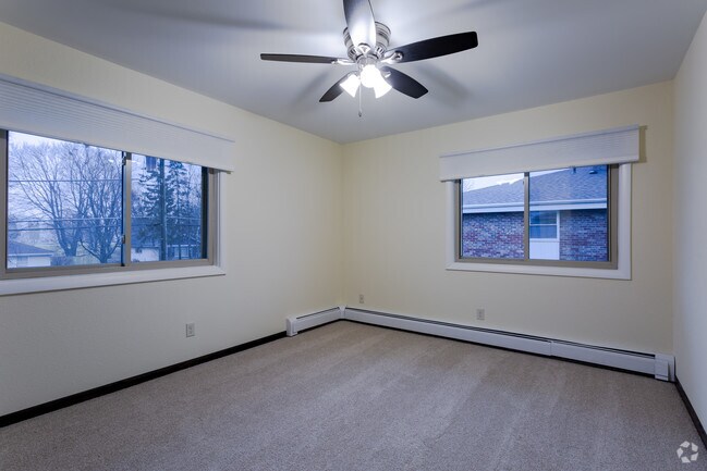 2BR, 1BA - Sherwood Manor IX