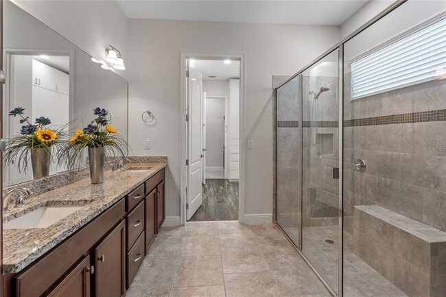Building Photo - 2460 Promenade Dr