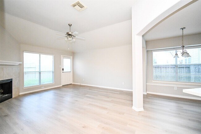 Building Photo - 3111 Myrtle Ranch Dr