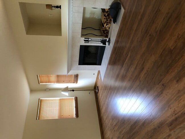 Building Photo - 1860 Fescue Dr