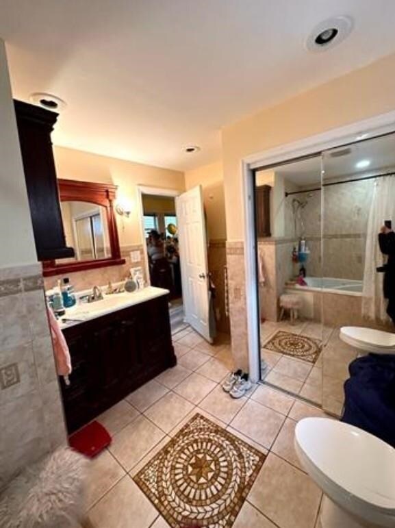 Building Photo - 9127 Newkirk Ave