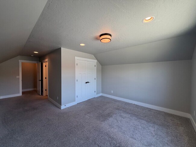 Building Photo - Gorgeous Craftsman Home- 5 bed, 3 Full Bath- Includes Landscaping!