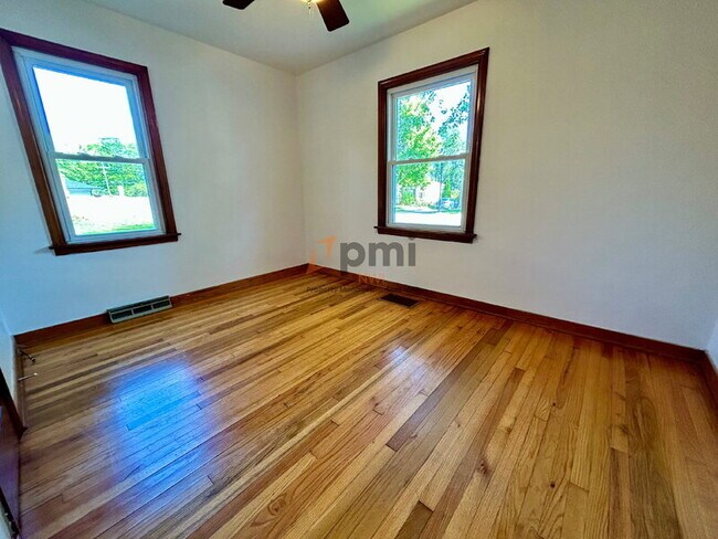 Building Photo - 9344 Keilman St