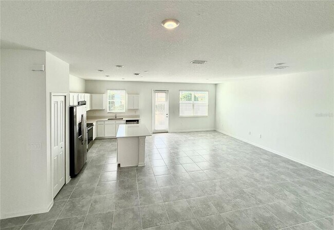 Building Photo - 8956 Swing Ln