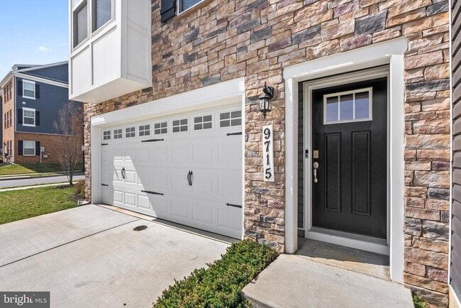 Building Photo - 9715 Summerton Dr