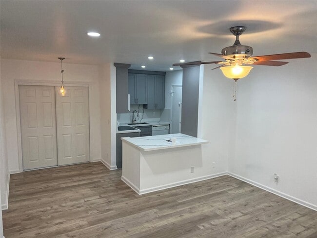 Building Photo - 2260 NE 67th St