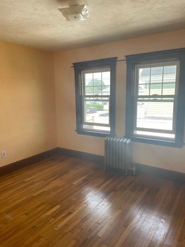 Building Photo - 202 High St