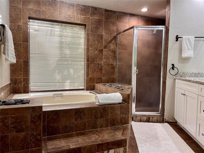 Building Photo - 6612 Black Fin Way