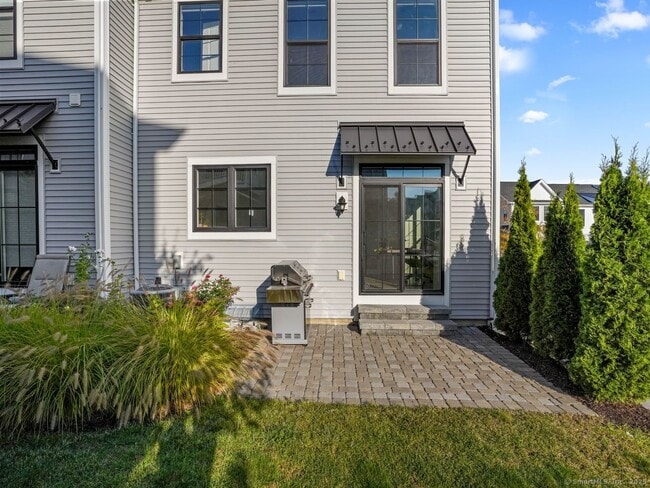 Building Photo - 22 Brentwood Cir