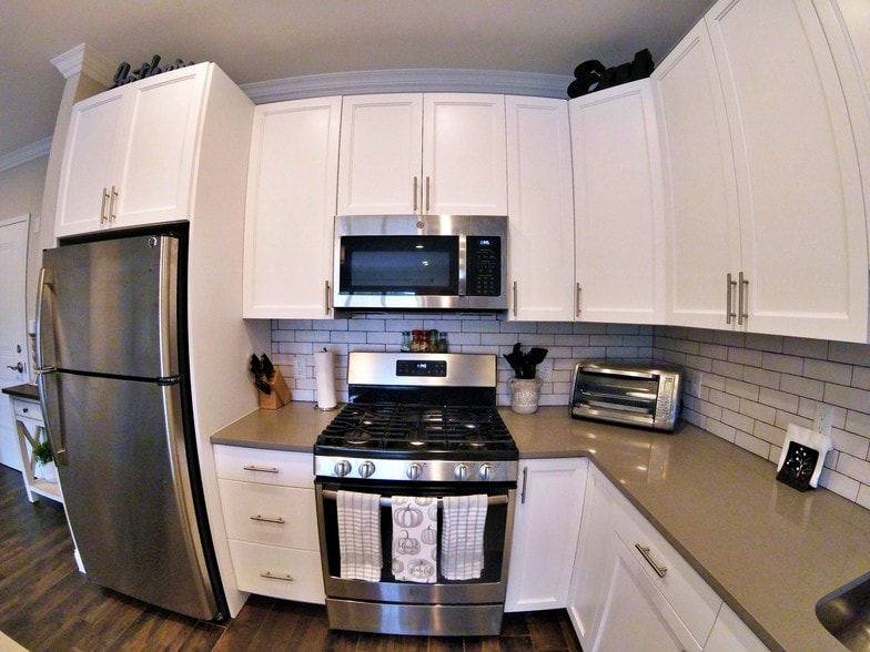 Building Photo - 62 Main St