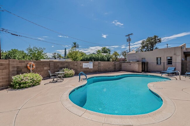 Building Photo - REMODELED! One Bedroom/One Bath in Historic Downtown Mesa