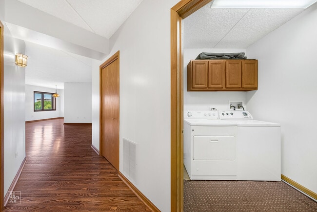 Building Photo - 5555 N Cumberland Ave