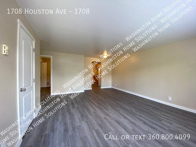 Building Photo - 1708 Houston Ave