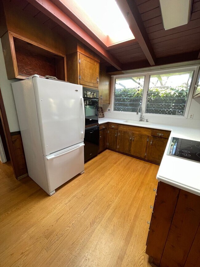 Building Photo - Beautiful Novato Home – 3BR/2BA, 2-Car Garage, Ample Storage & Quiet Street