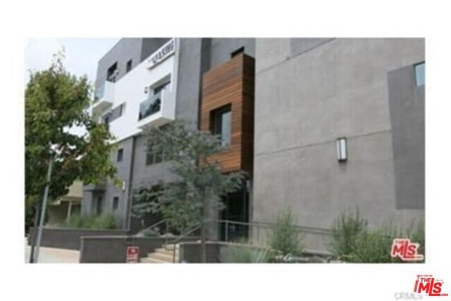 Building Photo - 11925 Kling St
