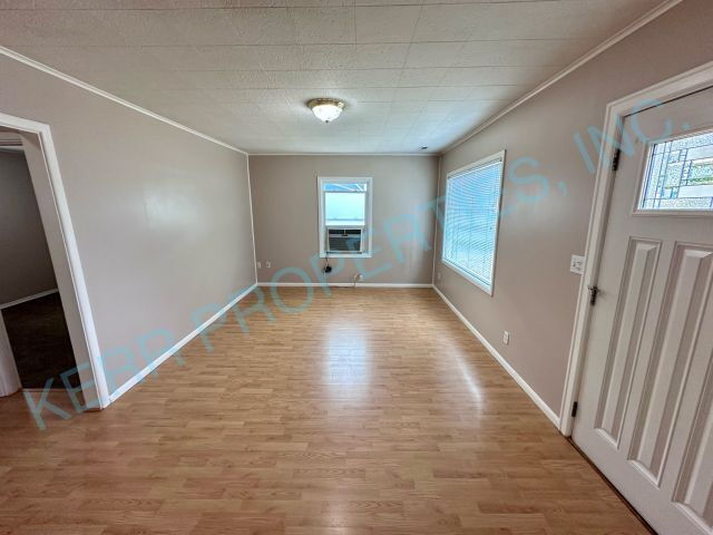 Building Photo - Spacious 3-Bedroom Duplex Retreat in Portland – 1000 Sq Ft of Comfort!