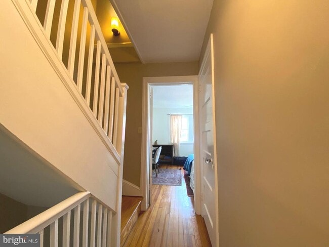 Building Photo - 20 E Abington Ave