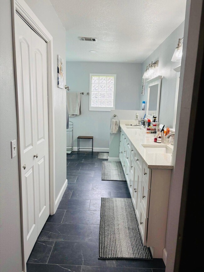 Building Photo - 708 Turnberry Cove S