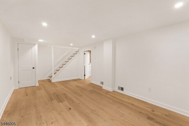 Building Photo - 5E Somerset Hills Village