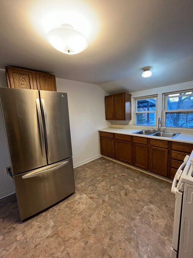 Building Photo - 411 Spruce St