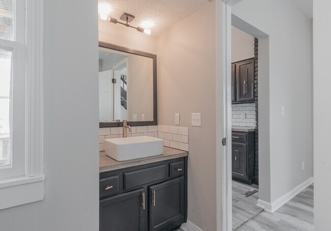 Building Photo - 1141 N 29th St