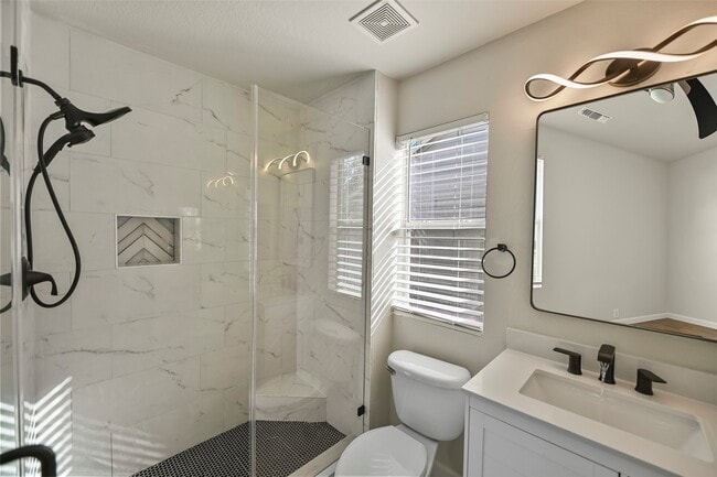 Building Photo - 9718 Coyote Creek Dr