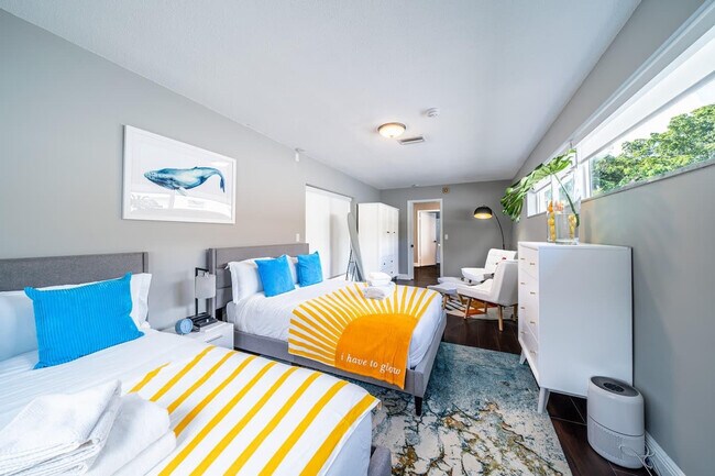 Building Photo - 2101 N 52nd Ave