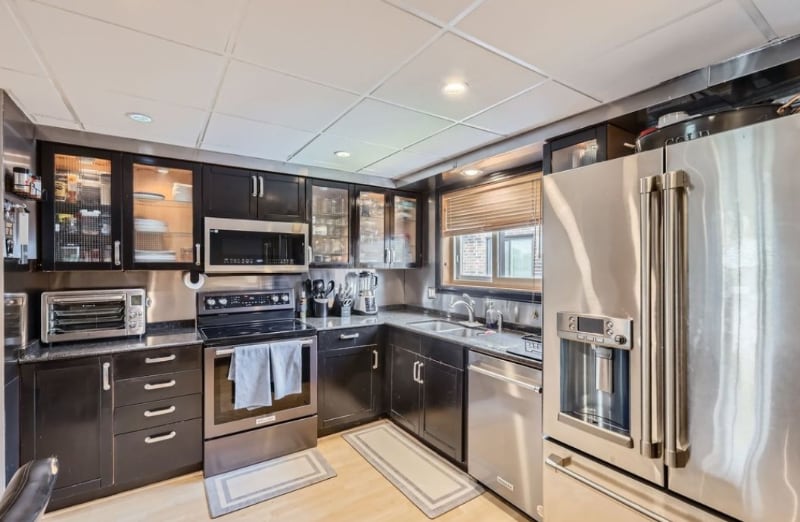 Building Photo - 953 N Rohlwing Rd