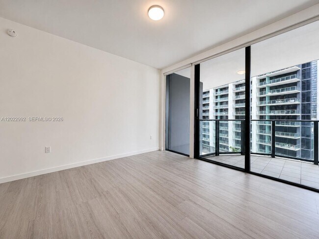 Building Photo - 1000 Brickell Plaza