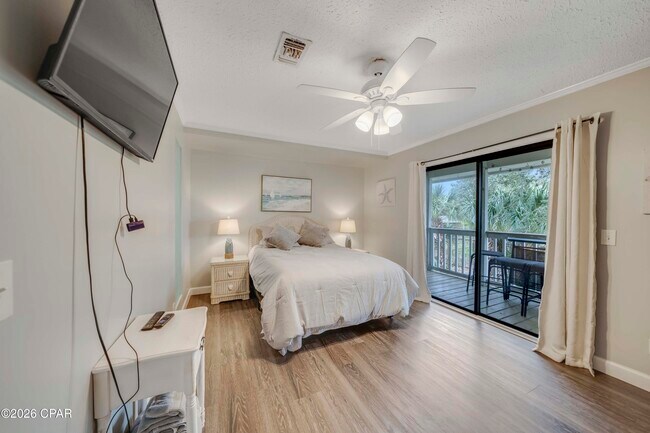 Building Photo - 6903 N Lagoon Dr