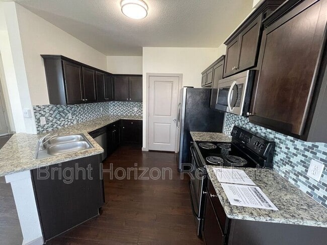 Building Photo - 3617 Valley Vista Dr