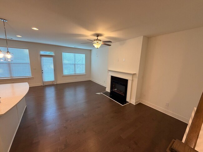 Building Photo - Unwind in Winder, with a Beautiful 3 Bed 2.5 Bath Townhome!