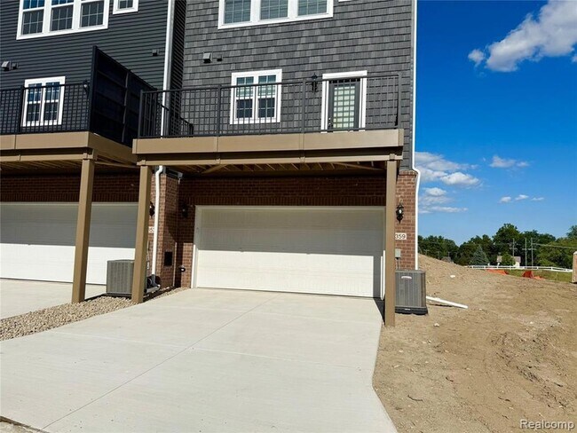 Building Photo - 359 N Sydney Ct