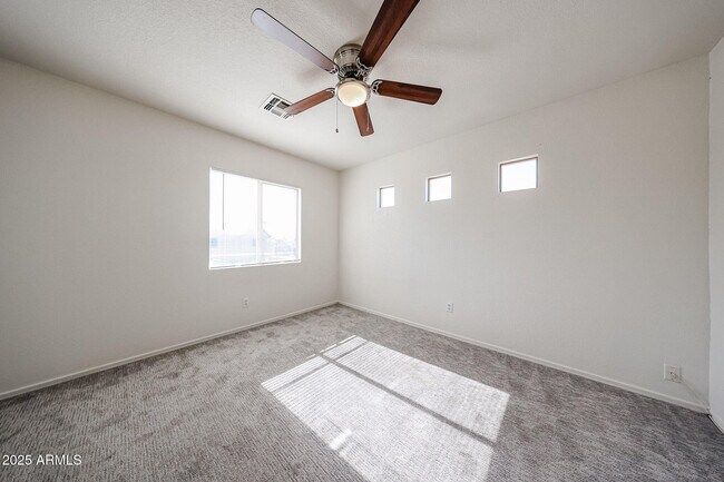 Building Photo - 2428 S 84th Gln
