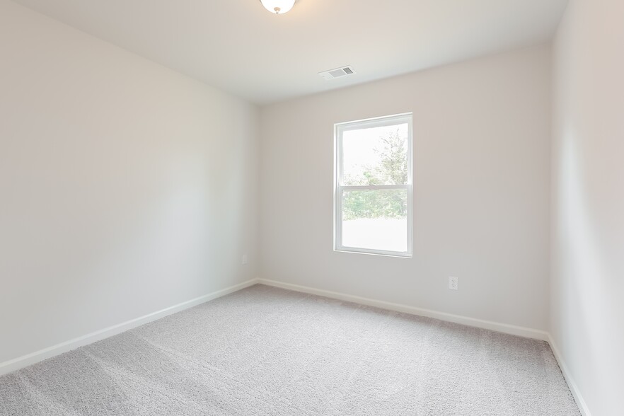 Building Photo - 679 Farmstead Trail