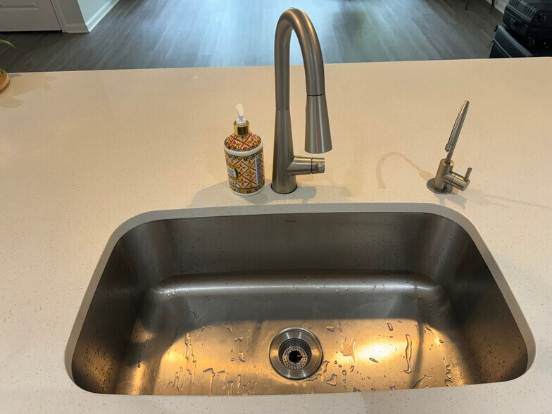 Building Photo - 11160 Minnetta Ct