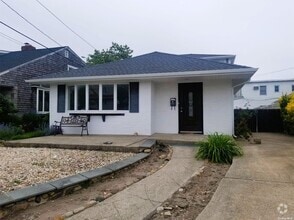 Building Photo - 456 Lincoln Blvd