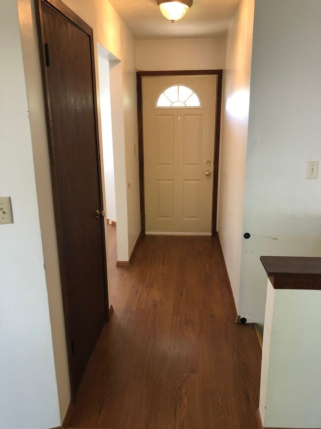 Building Photo - Single Family Home