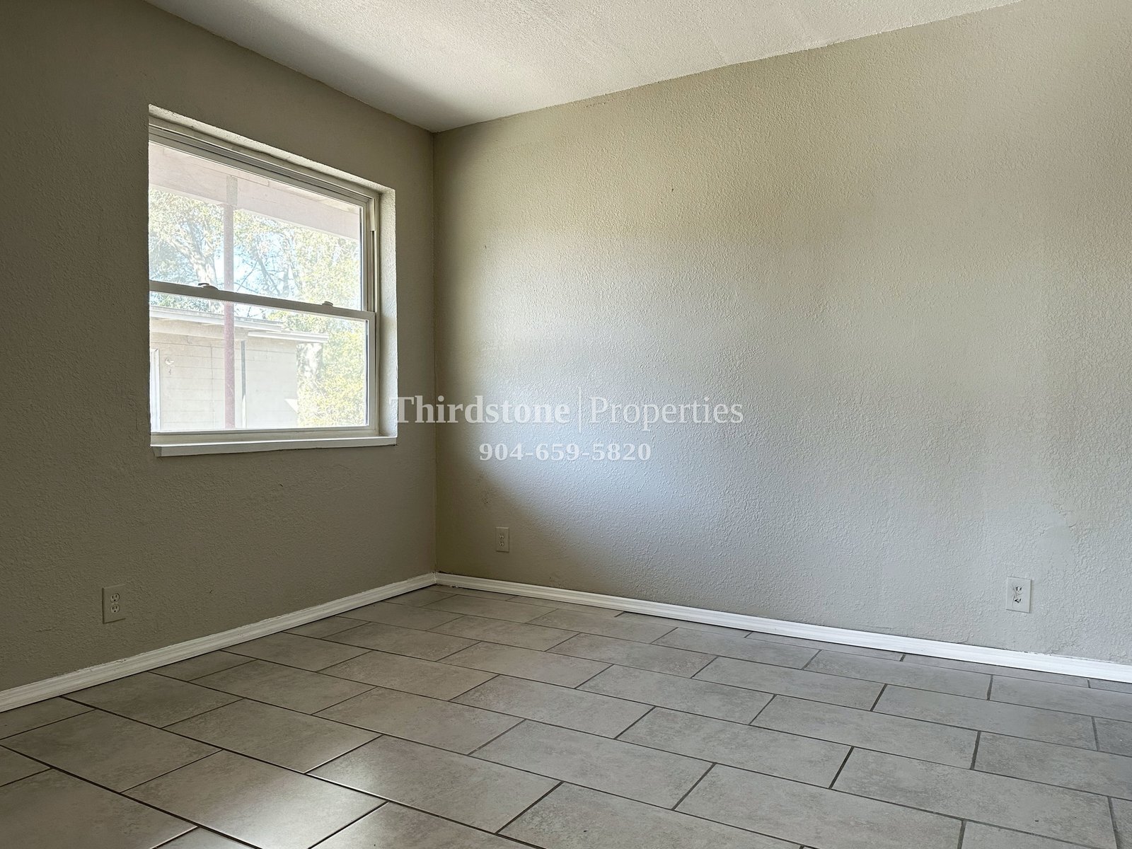 Building Photo - 1437 W 26th St