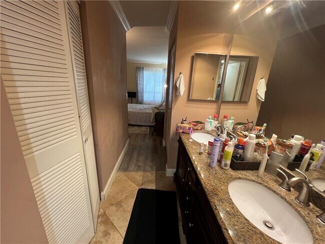 Building Photo - 2339 SW 15th St