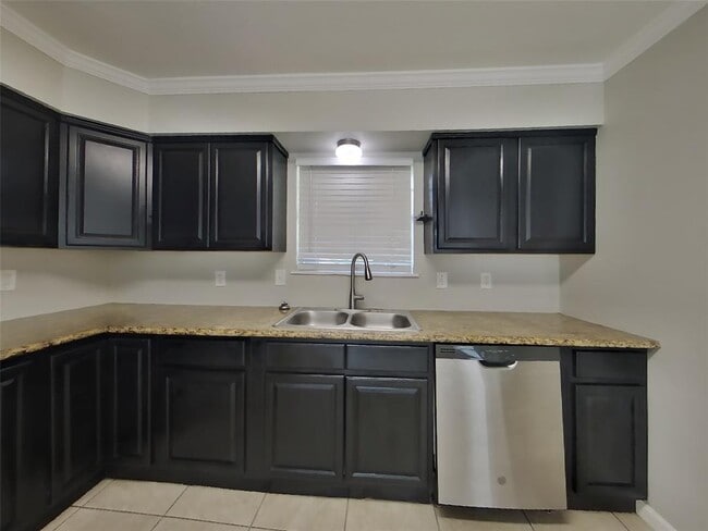 Building Photo - 25568 Dogwood Ln