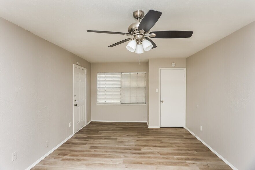 Building Photo - 458 Rainier St