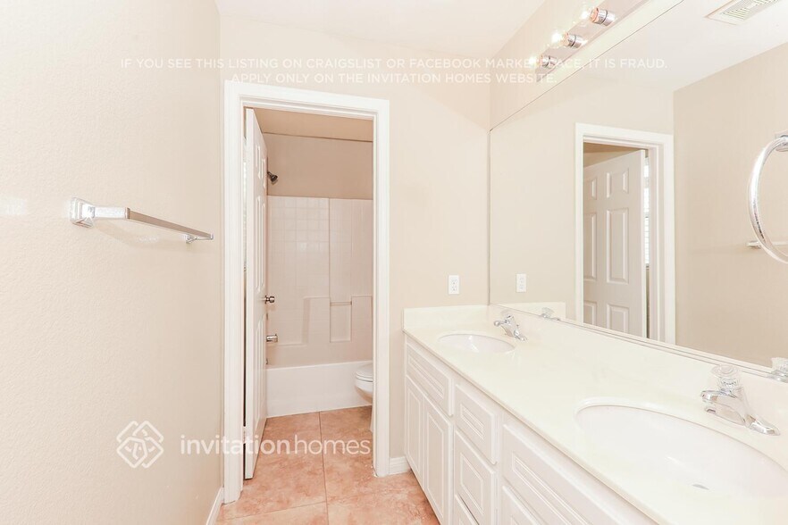 Building Photo - 40627 Cartier St