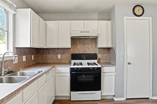 Building Photo - 3907 Starbridge Pointe Ln