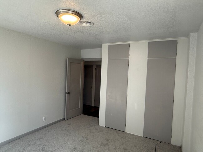 Building Photo - 410 Quincy St