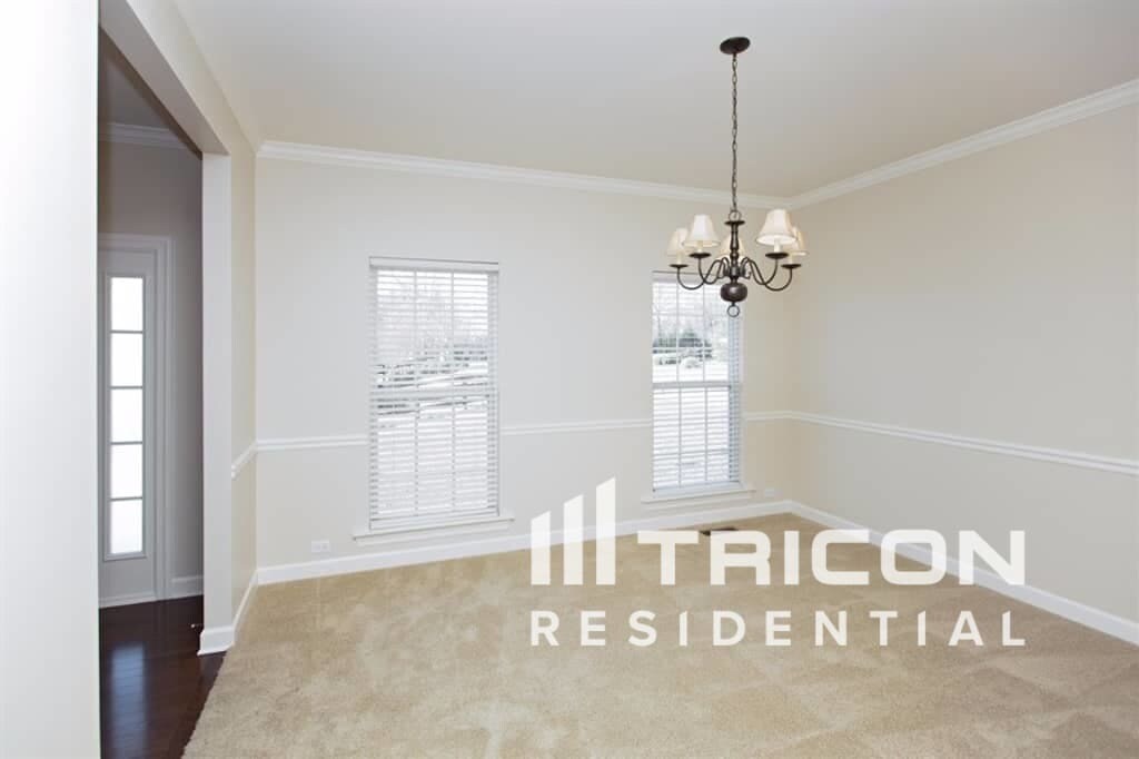 Building Photo - 91 Berry Hill Dr
