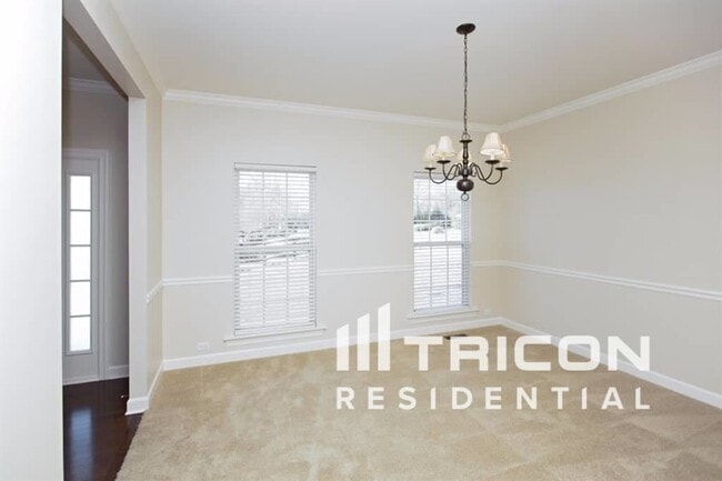 Building Photo - 91 Berry Hill Dr