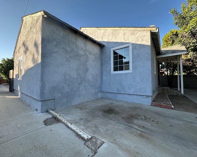 Building Photo - 14011 Daventry St