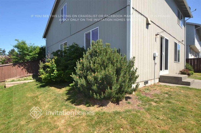 Building Photo - 9006 174 St Ct E