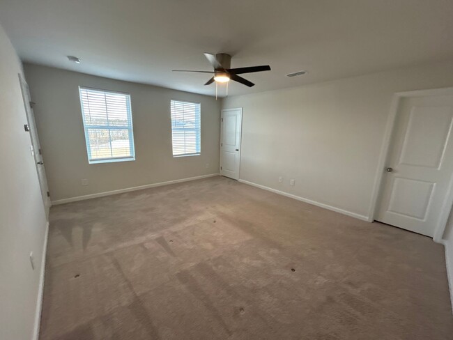 Building Photo - *Move in Special* 4 Bedroom | 2.5 Bath Hom...